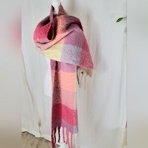Abercrombie Fitch Oversized Chunky Plush Fringe Scarf Buffalo Check Pastel